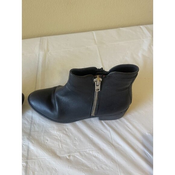 Woman's Boots Steve Madden leather Boot Size 8 zip "True" - Picture 9 of 16